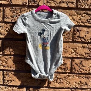 ▪️ 10/$25- Disney‎ X Baby Gap Cotton Mickey Mouse Bodysuit